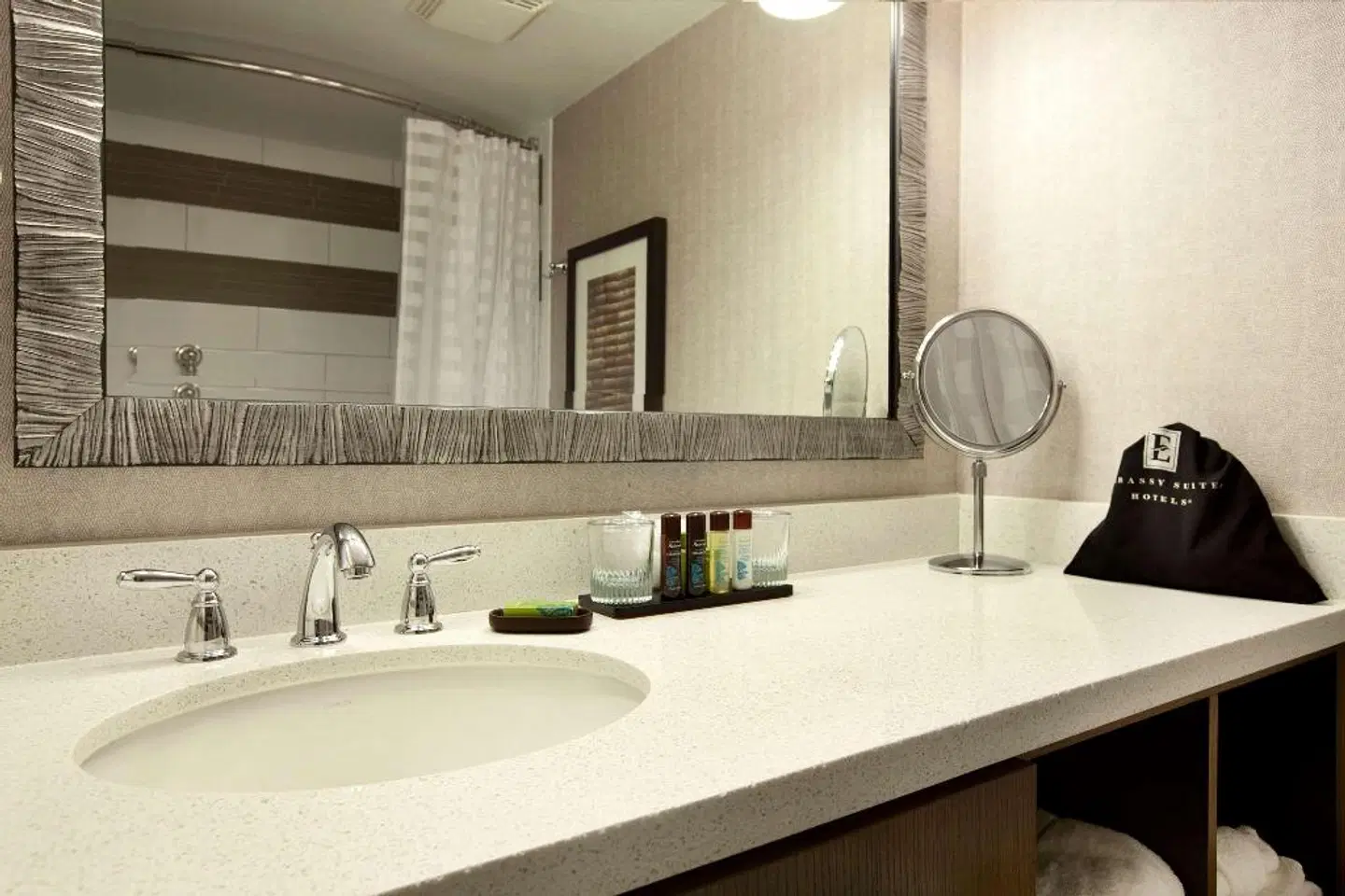 Embassy Suites by Hilton Napa Valley Badezimmer