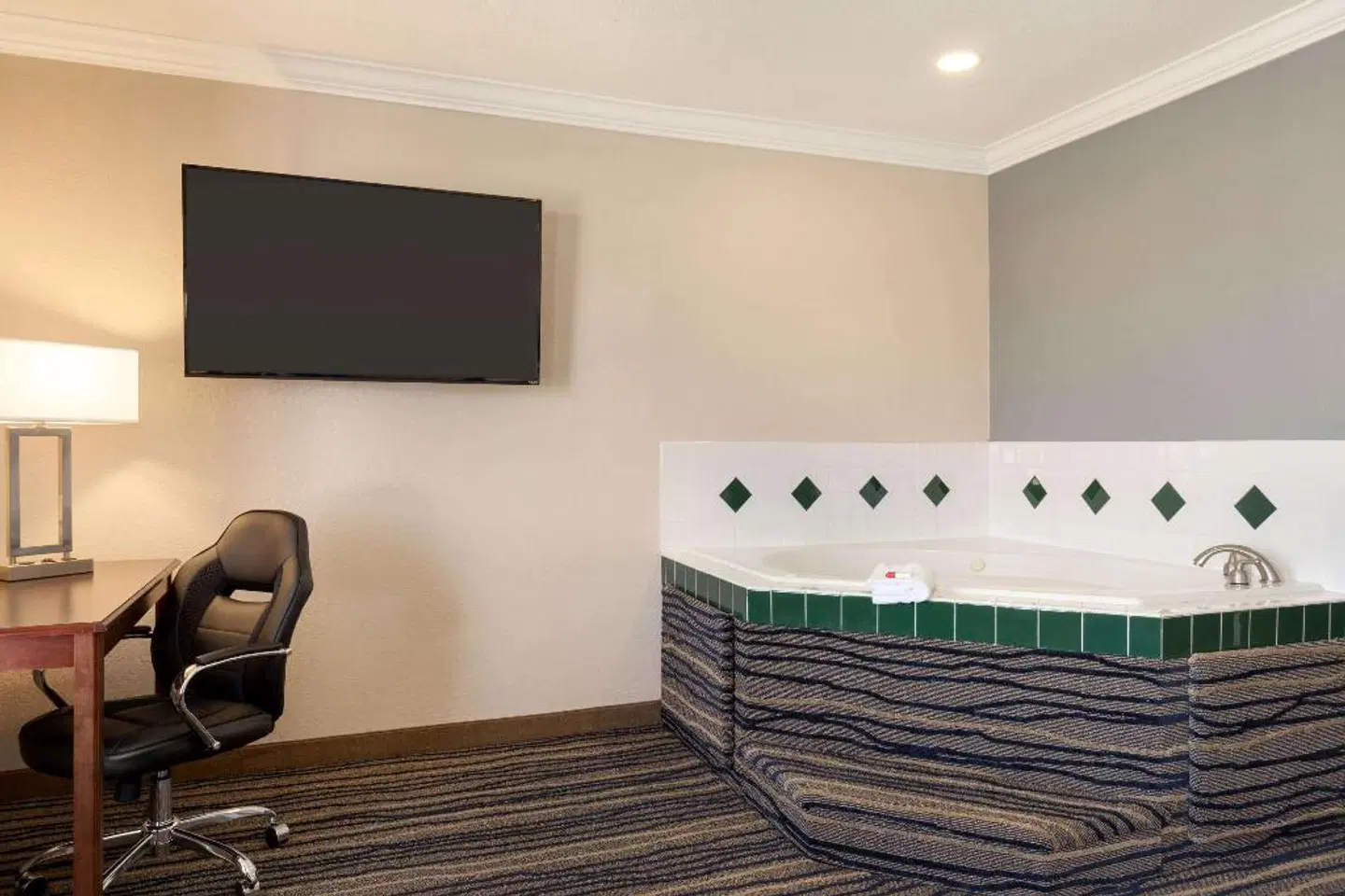 Days Inn by Wyndham Eureka CA HEALTH_BEAUTY