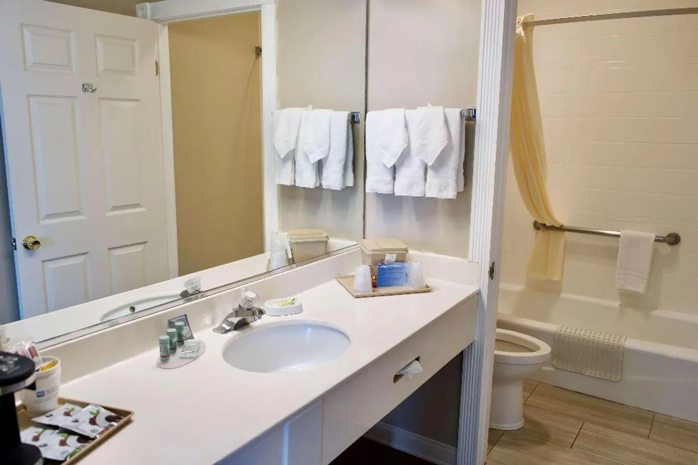 Best Western China Lake Inn Badezimmer