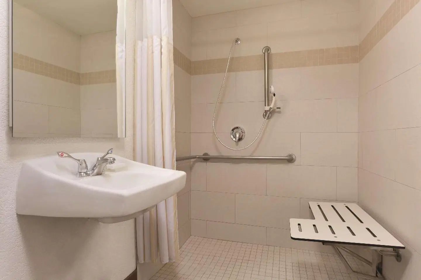 Hilton Garden Inn Anaheim/Garden Grove Badezimmer