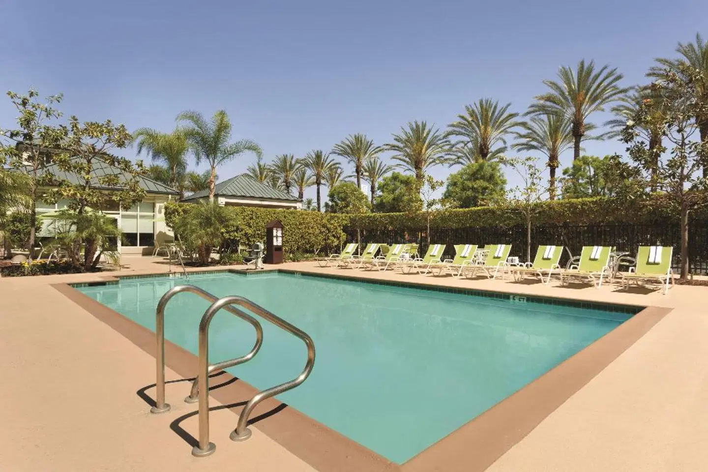 Hilton Garden Inn Anaheim/Garden Grove OUTDOOR_POOL