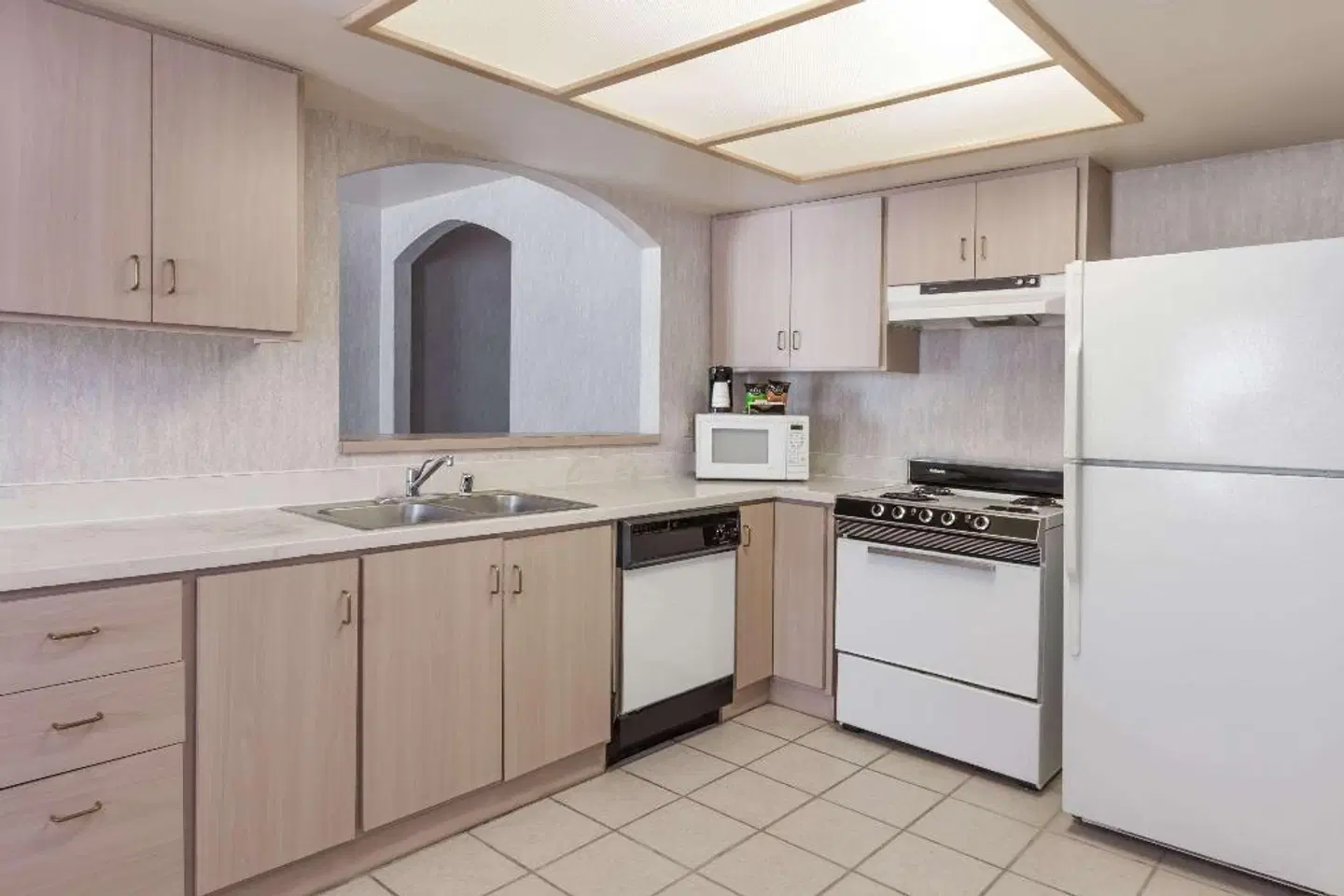 Ramada Limited Suites - Bakersfield ROOM_EXAMPLE