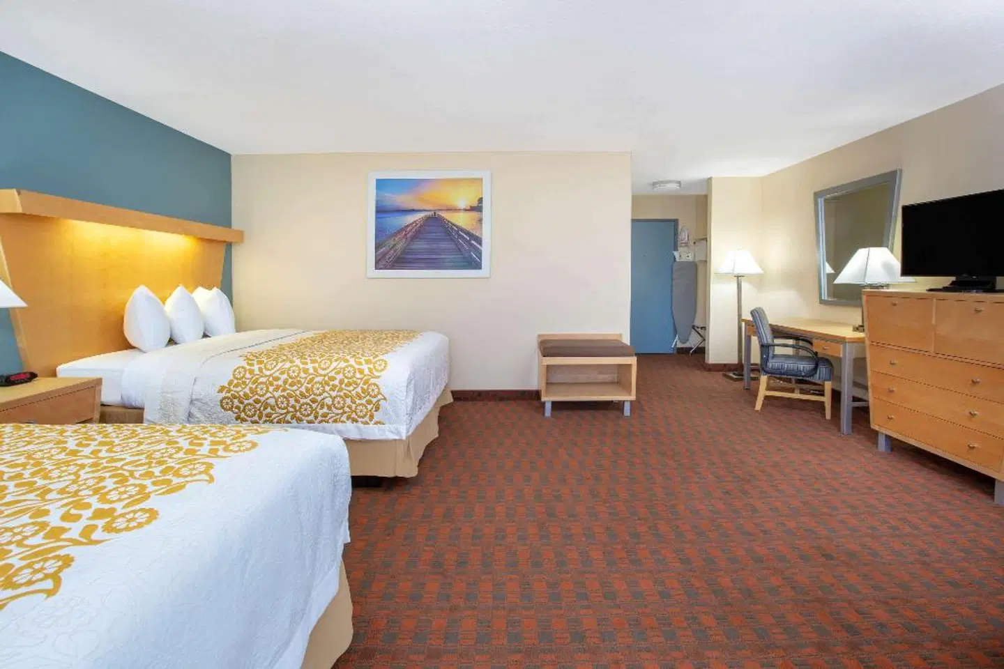 Days Inn by Wyndham Woodland ROOM_EXAMPLE