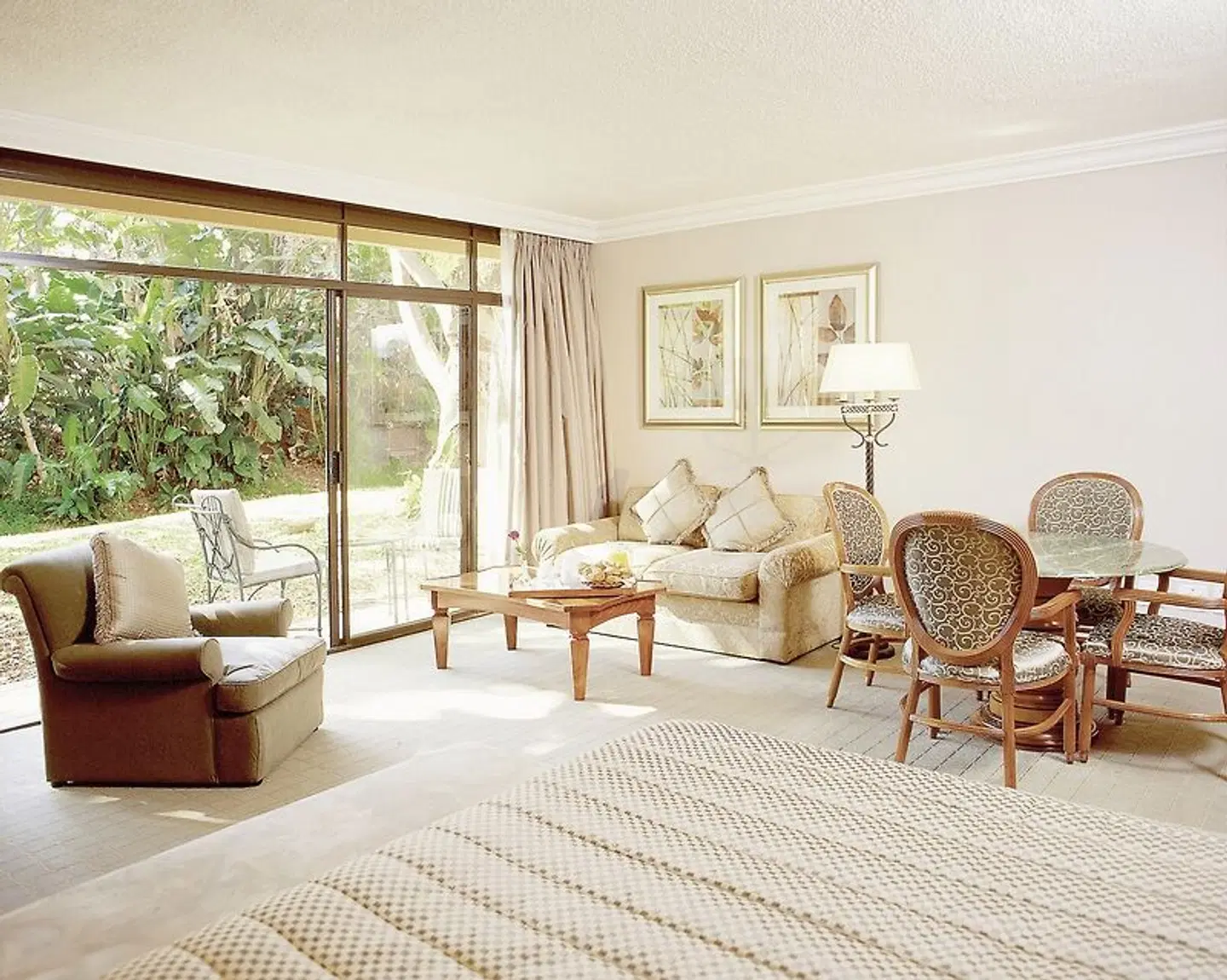 The Cascades Hotel ROOM_EXAMPLE