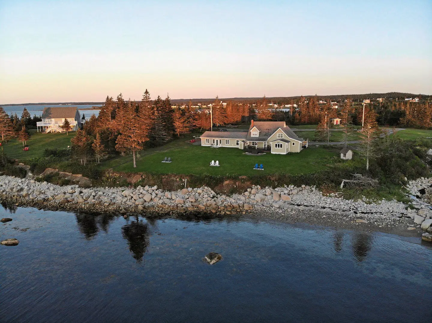 Seawind Landing Country Inn EXTERIOR