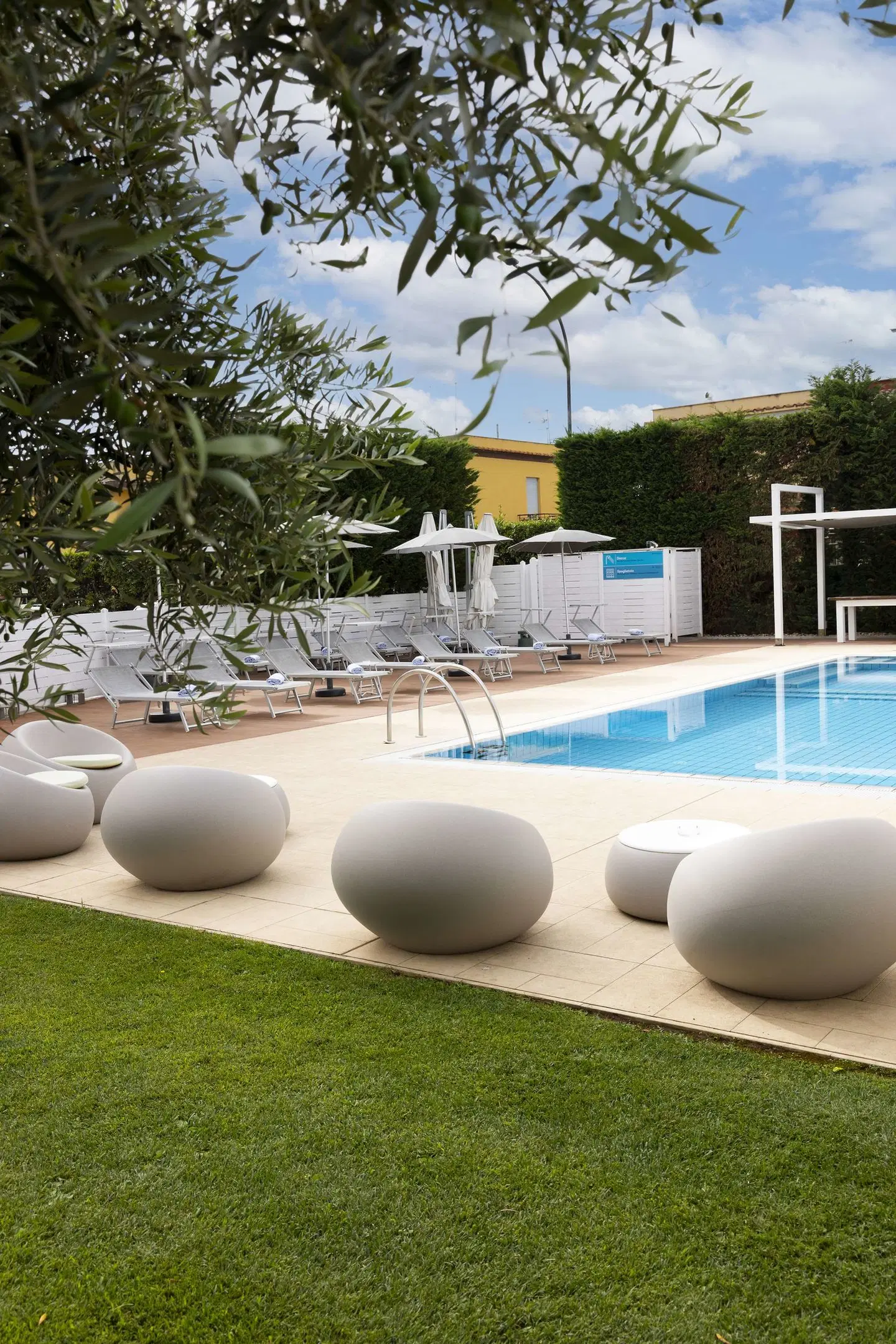 Best Western Hotel Rome Airport OUTDOOR_POOL