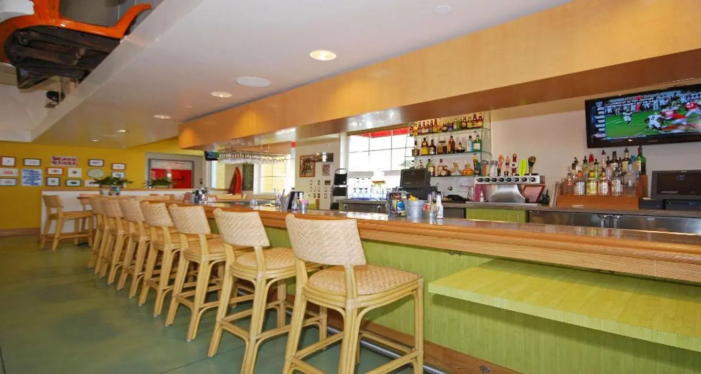 Best Western Plus Marina Gateway Bar