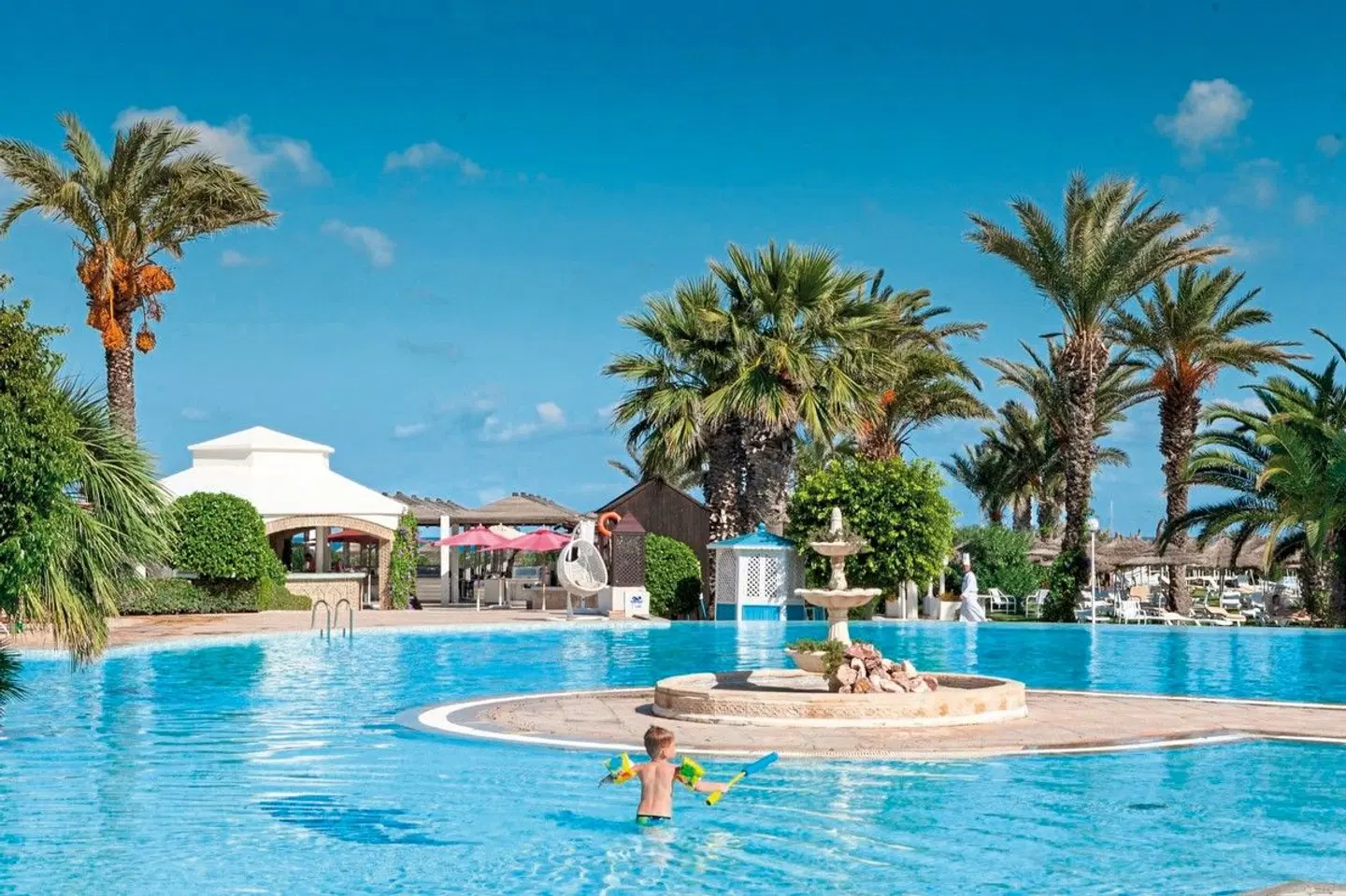 Sentido Bellevue Park OUTDOOR_POOL