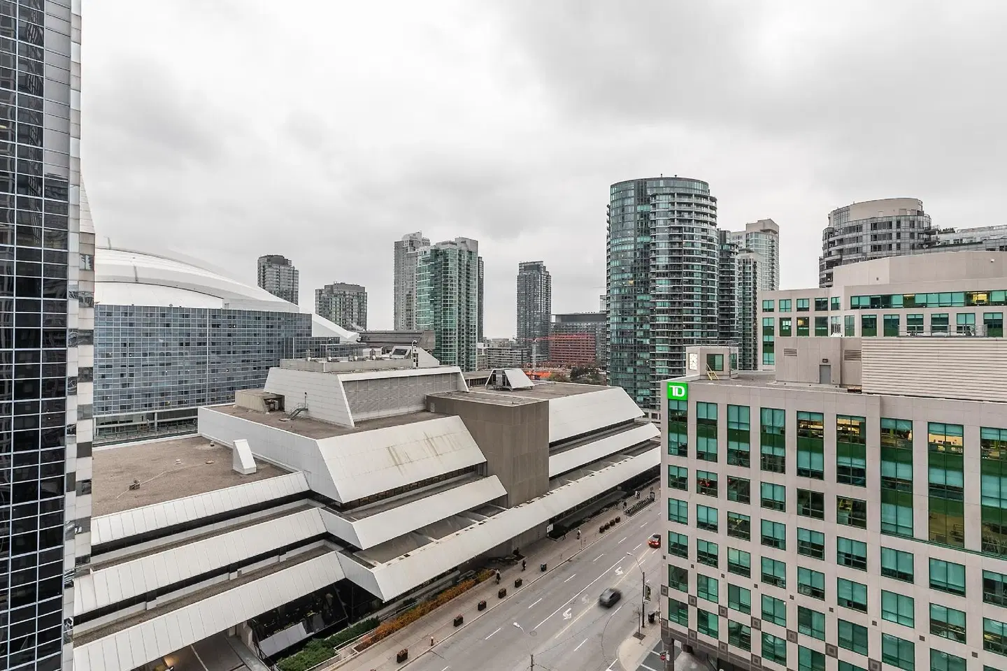 Downtown Toronto by Pelicanstay Terrasse