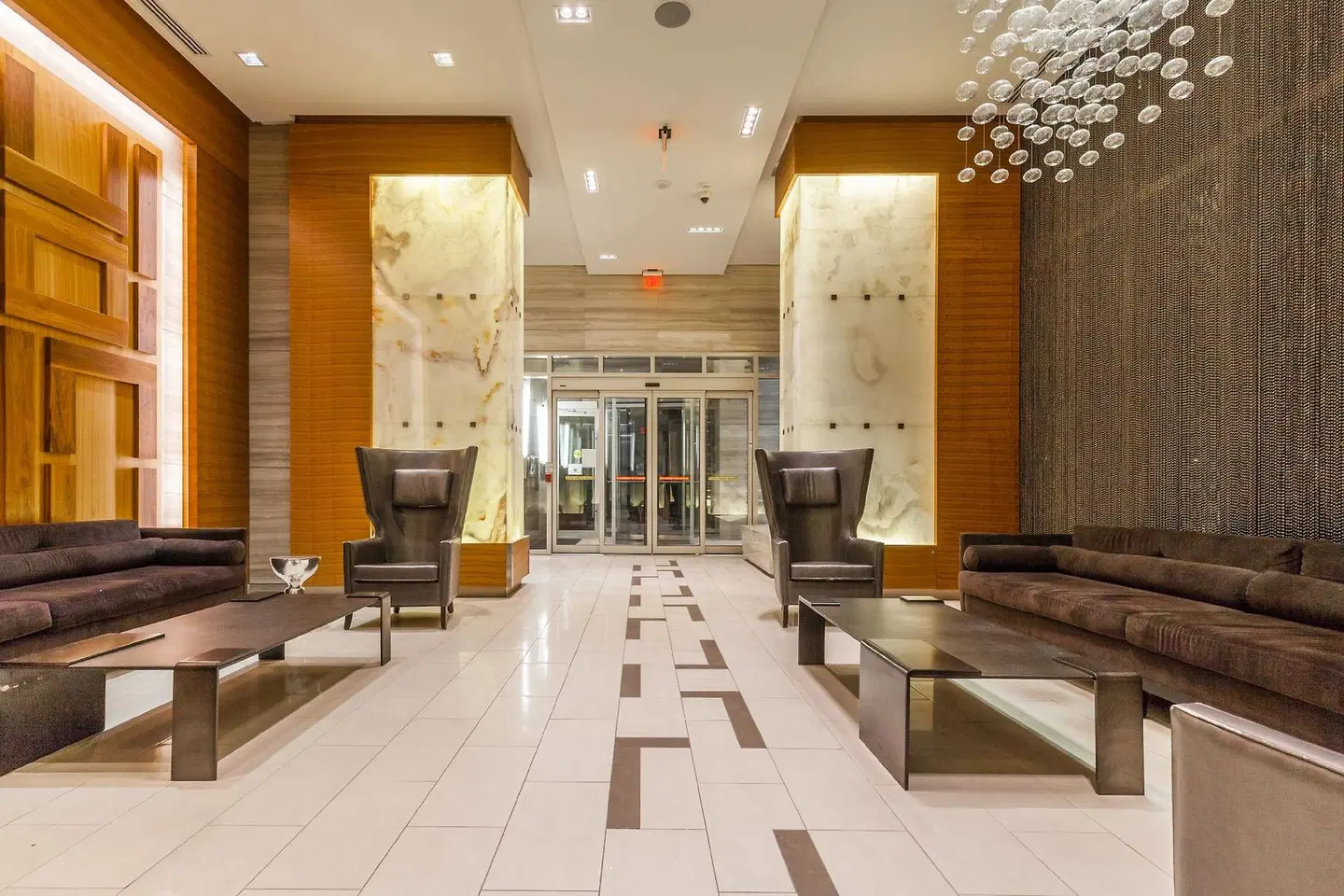 Downtown Toronto by Pelicanstay LOUNGE_LOBBY