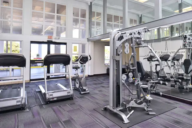 Clarion Inn & Suites Universal Studios Area SPORTS_AND_LEISURE