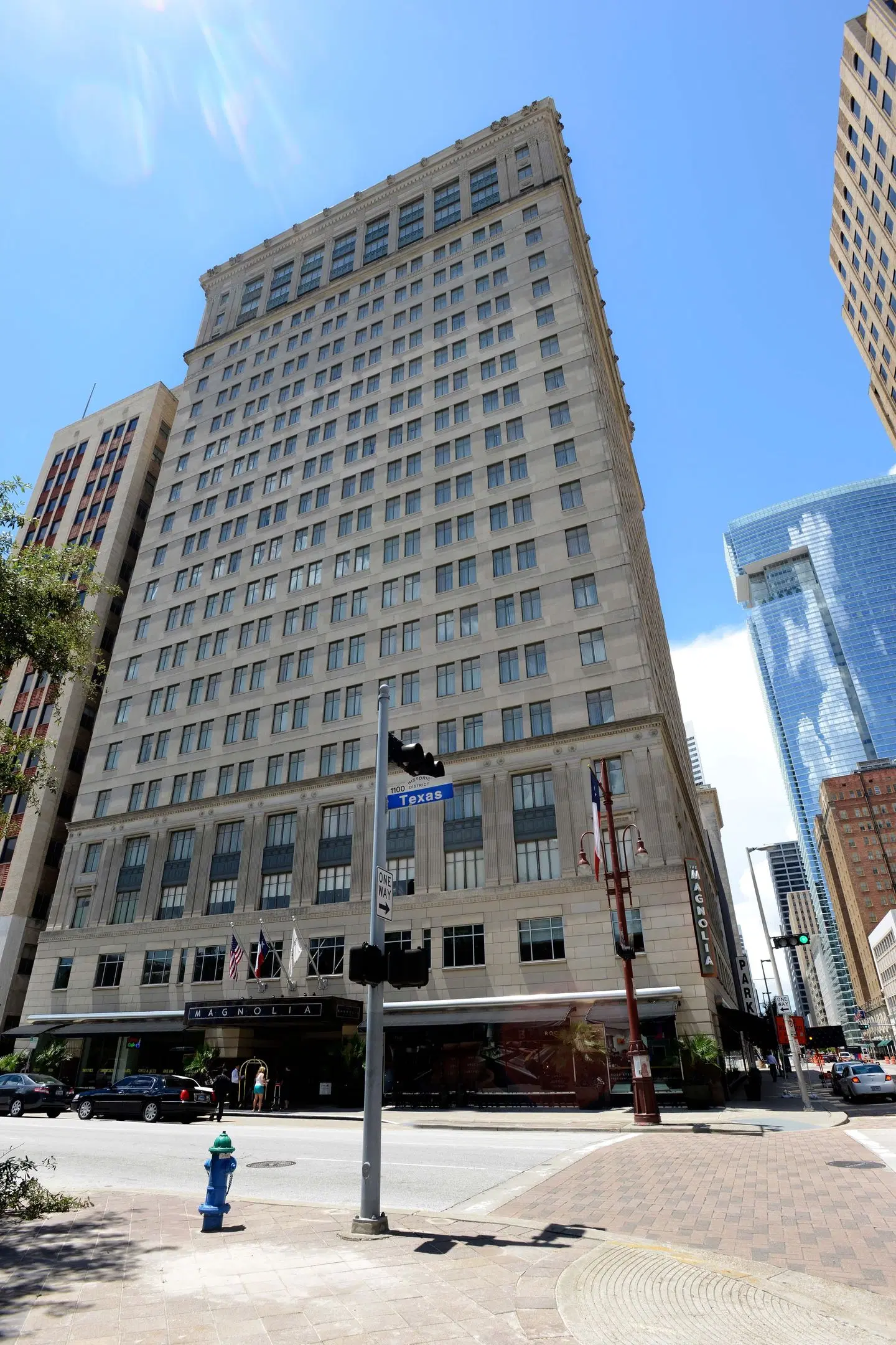 Magnolia Hotel Houston EXTERIOR