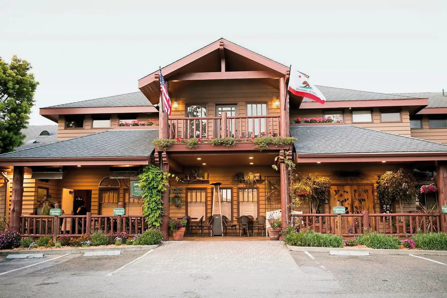 Cambria Pines Lodge EXTERIOR
