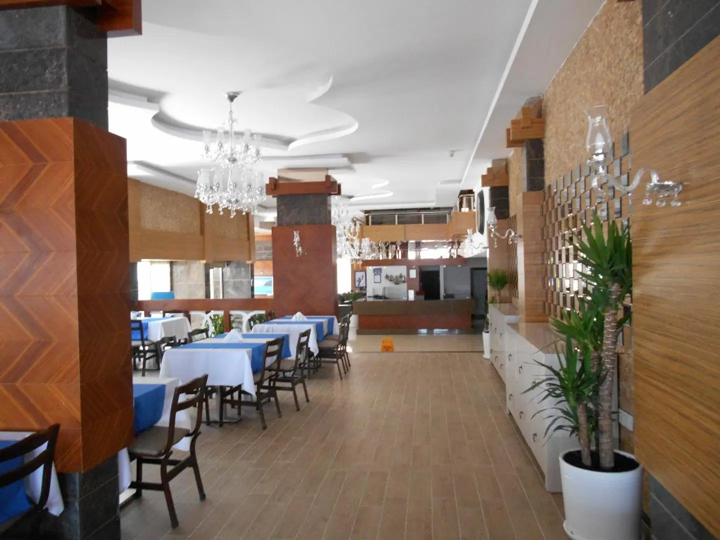 Parador Beach Hotel Restaurant