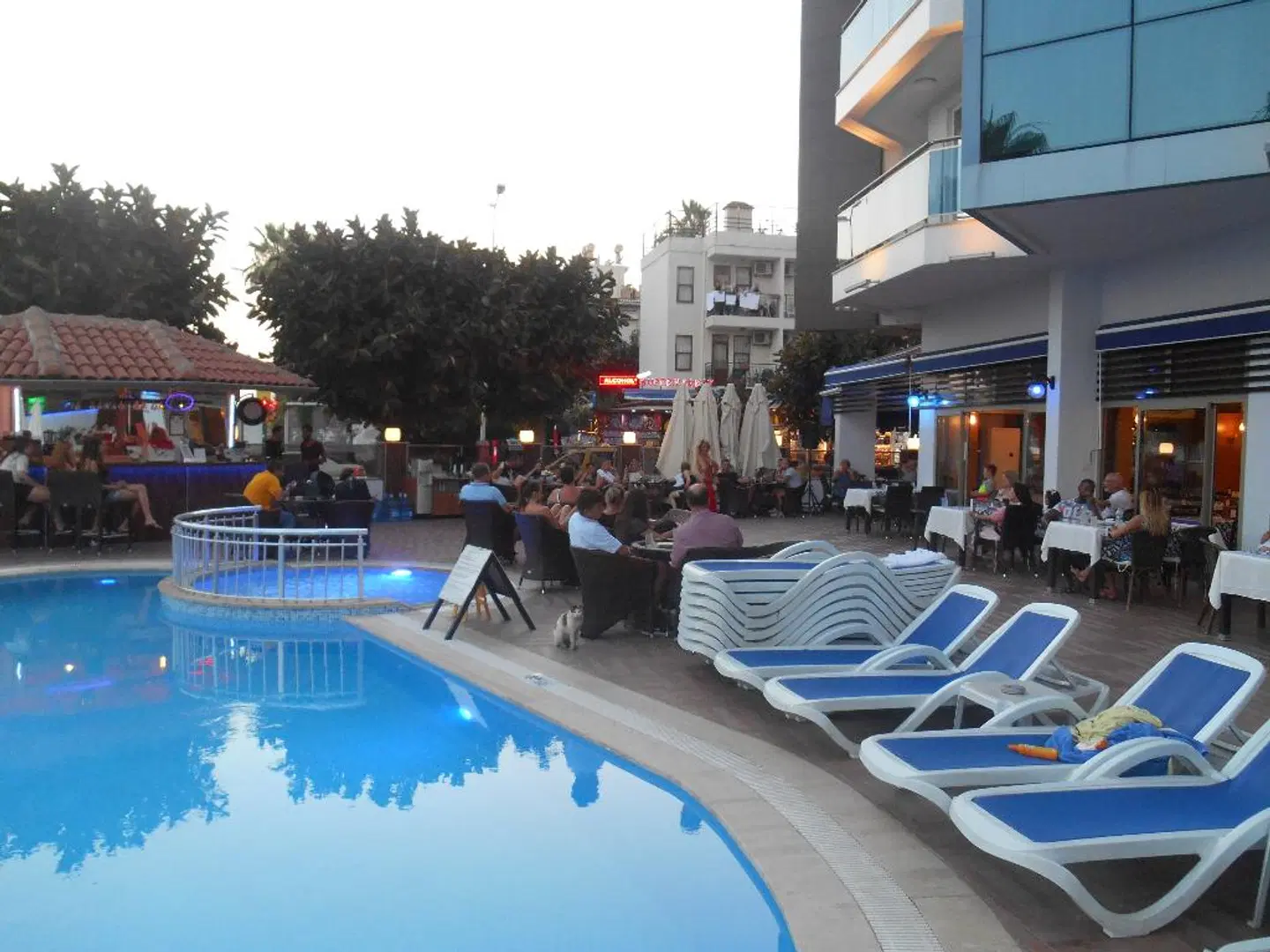 Parador Beach Hotel OUTDOOR_POOL