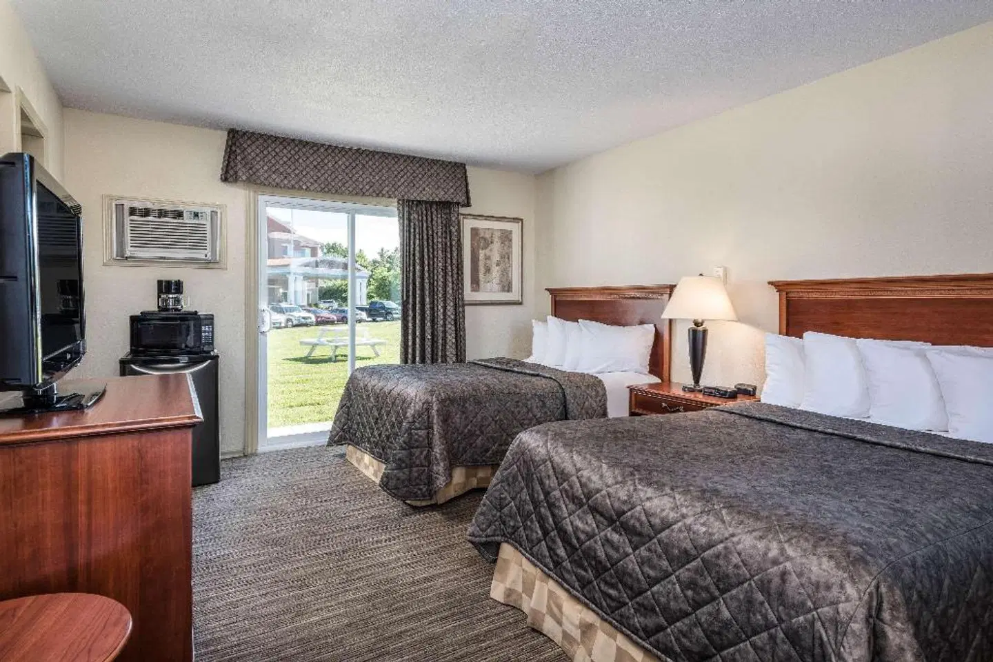 Travelodge Gananoque ROOM_EXAMPLE