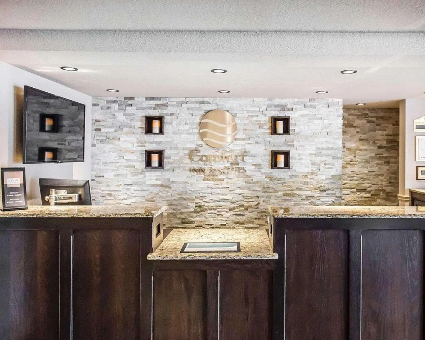 Comfort Inn & Suites Thousand Islands Harbour District LOUNGE_LOBBY