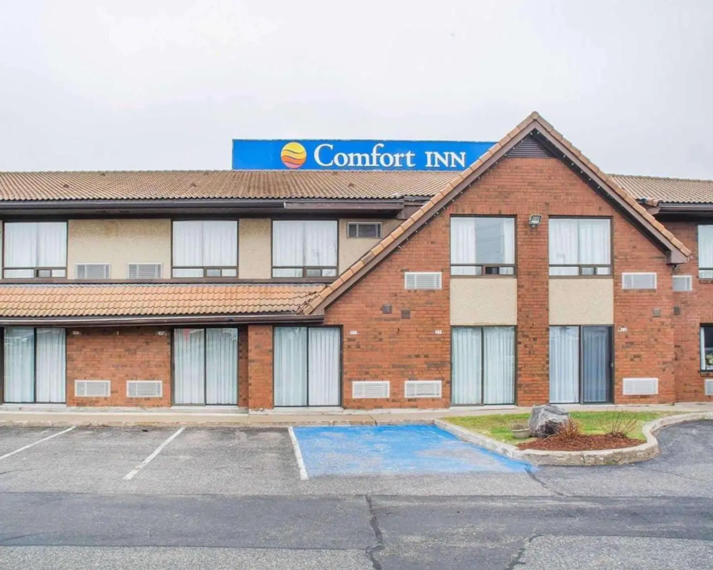 Comfort Inn Parry Sound EXTERIOR
