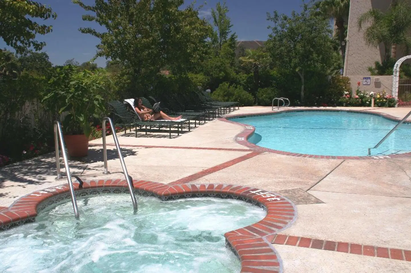 Best Western Plus Thousand Oaks Inn OUTDOOR_POOL