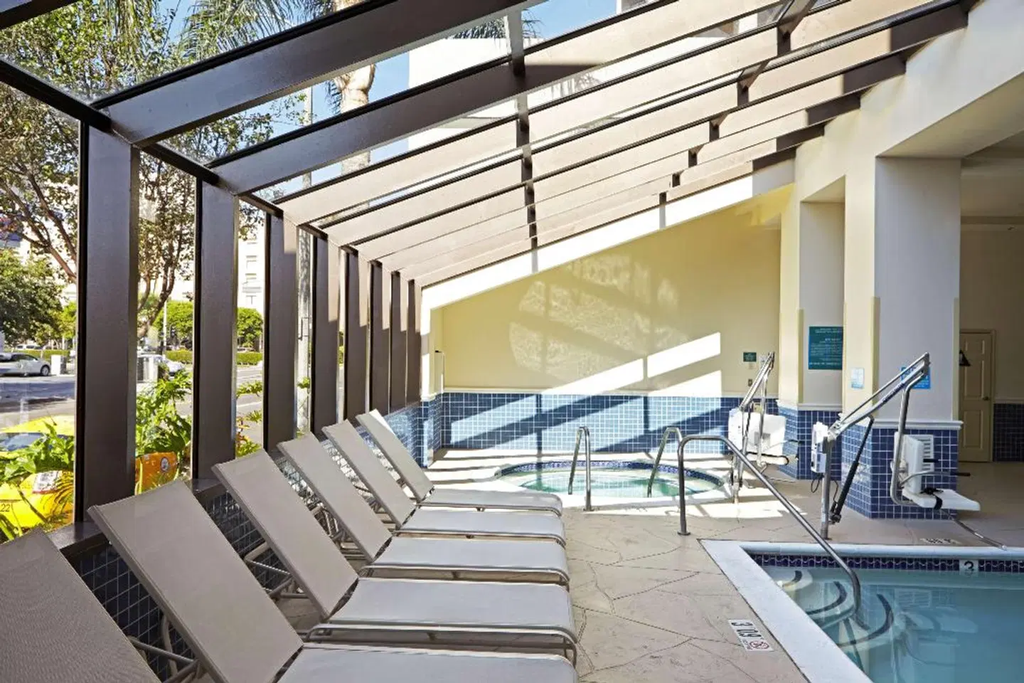 Embassy Suites by Hilton Los Angeles International Airport North Terrasse