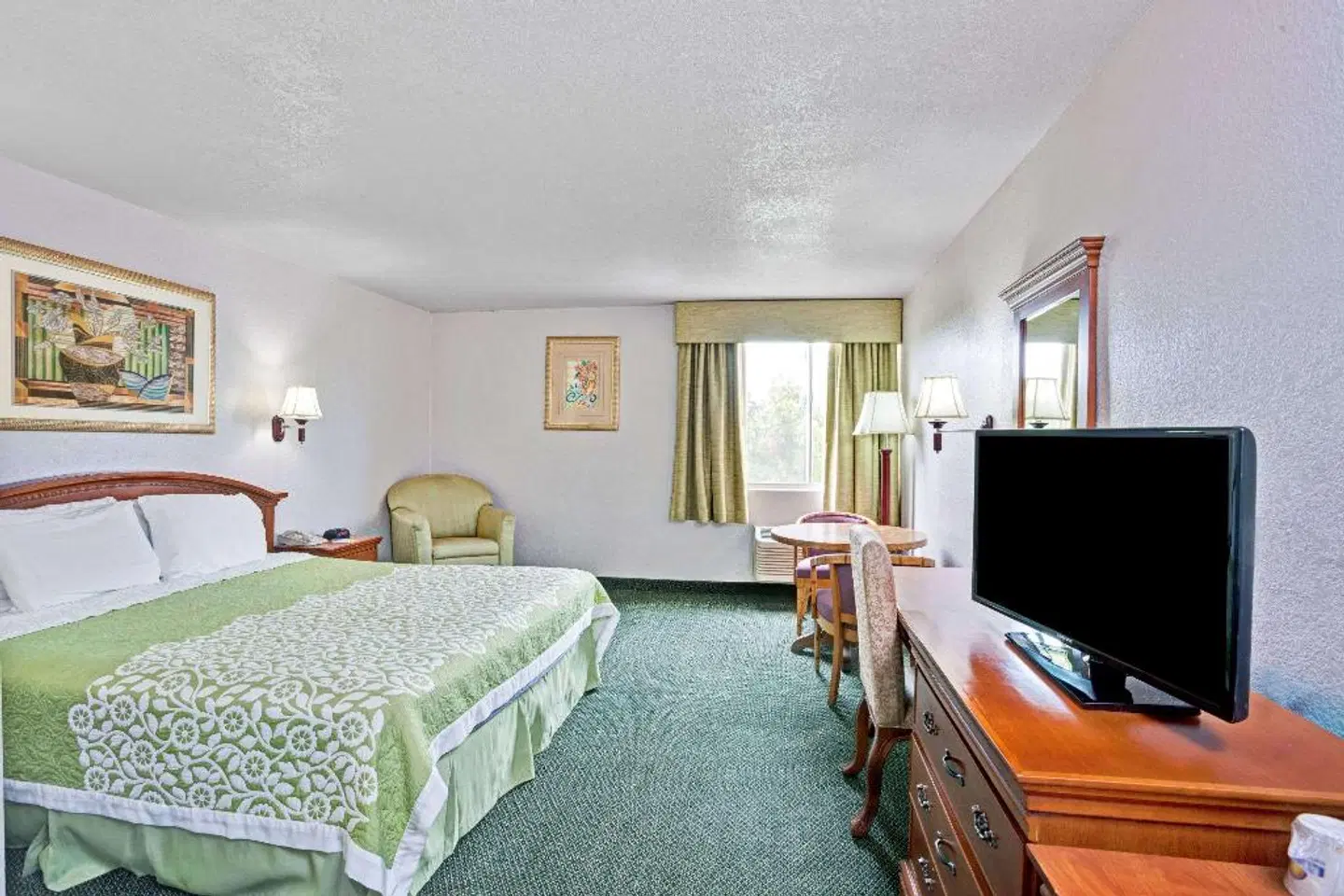 Days Inn & Suites by Wyndham Fullerton ROOM_EXAMPLE