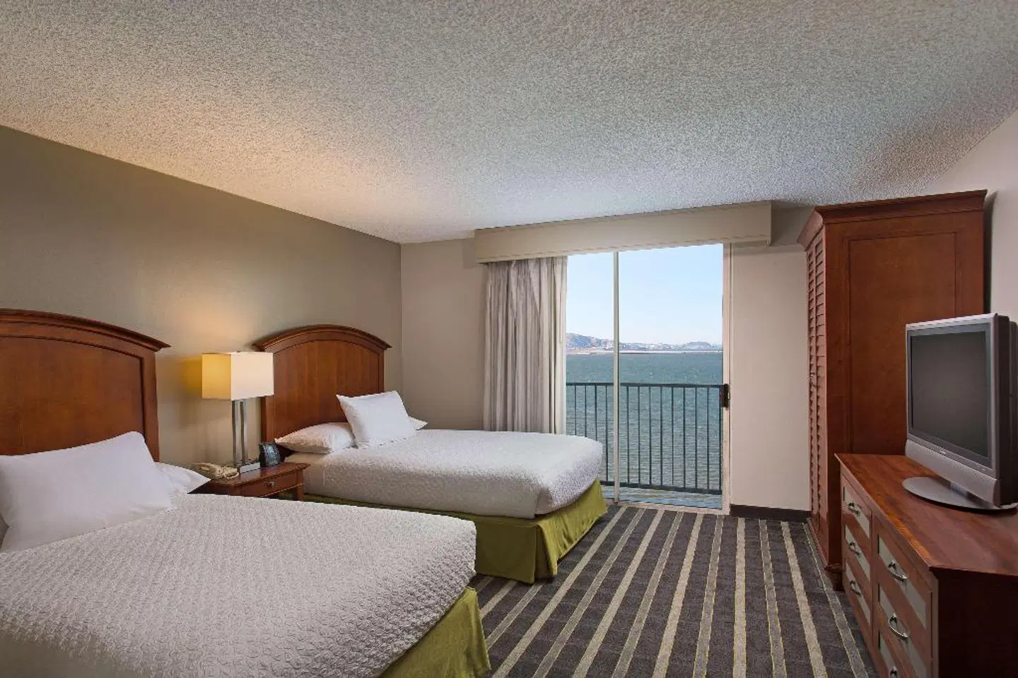 Embassy Suites by Hilton San Francisco Airport - Waterfront ROOM_EXAMPLE