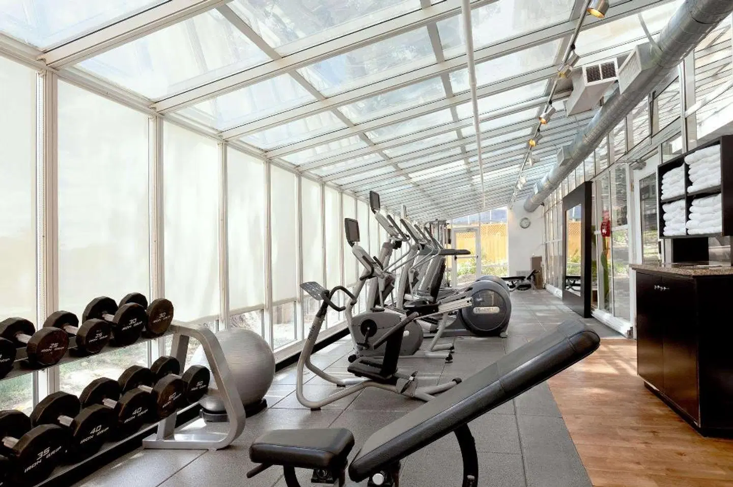 Embassy Suites by Hilton San Francisco Airport - Waterfront SPORTS_AND_LEISURE