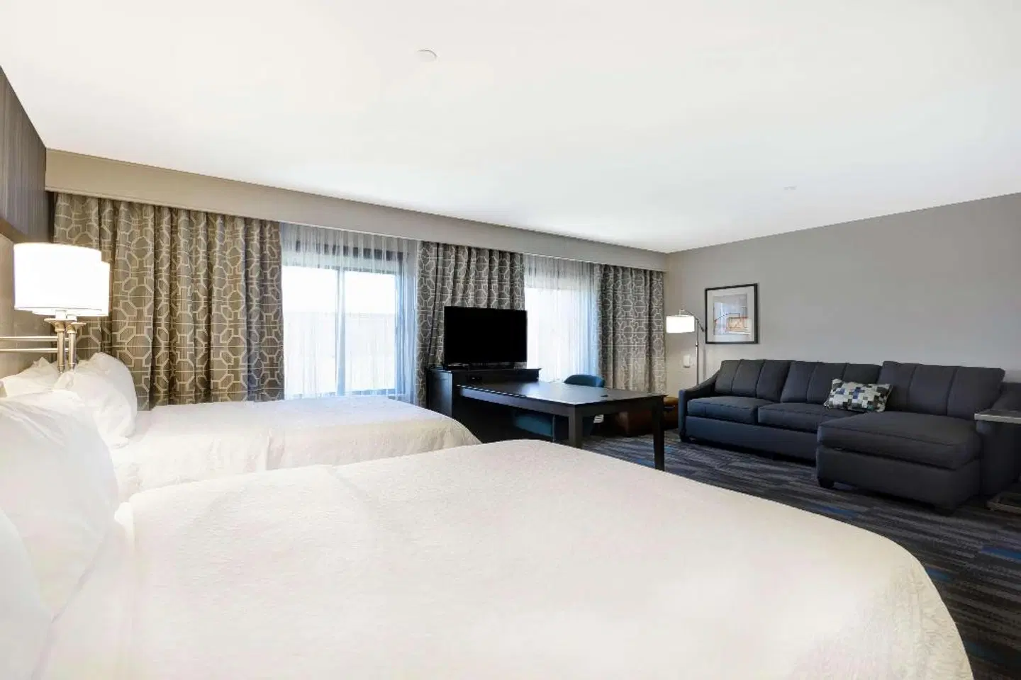 Hampton Inn & Suites Los Angeles Burbank Airport ROOM_EXAMPLE