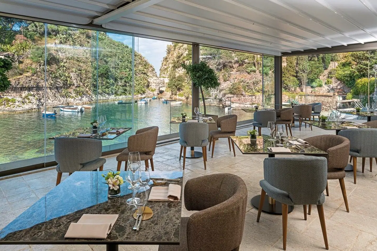 Atlantis Bay Restaurant