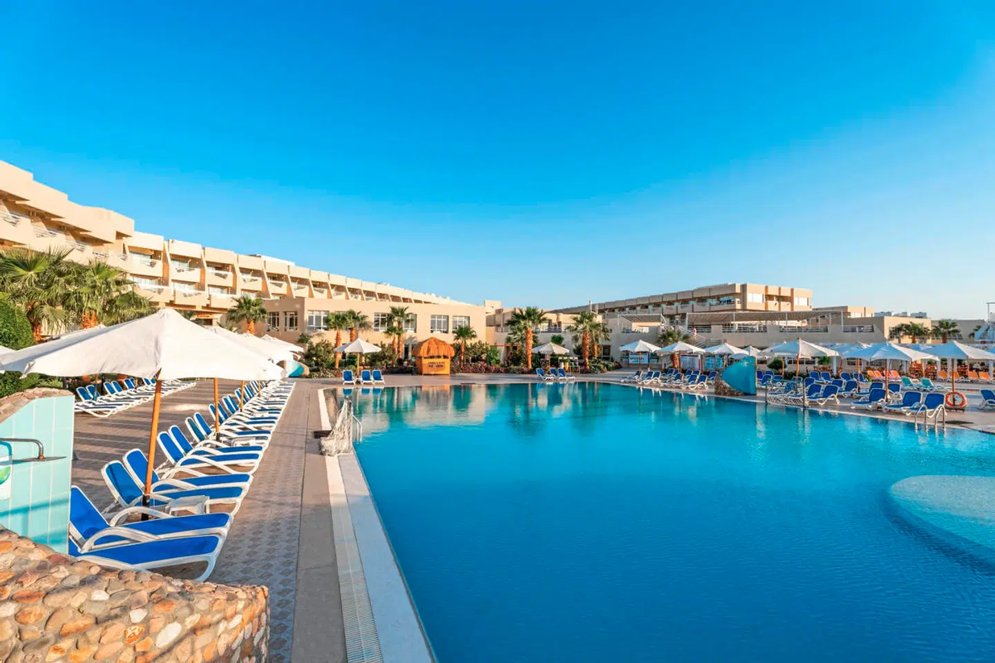 Seven Seas Jolie Bay OUTDOOR_POOL