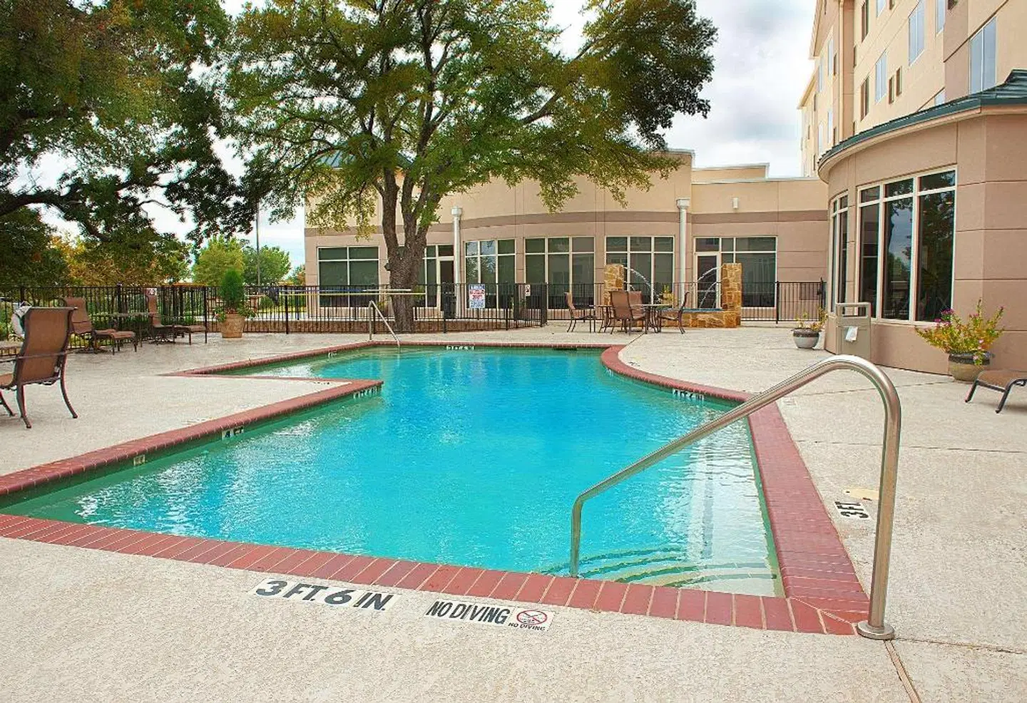 Hilton Garden Inn DFW Airport South OUTDOOR_POOL