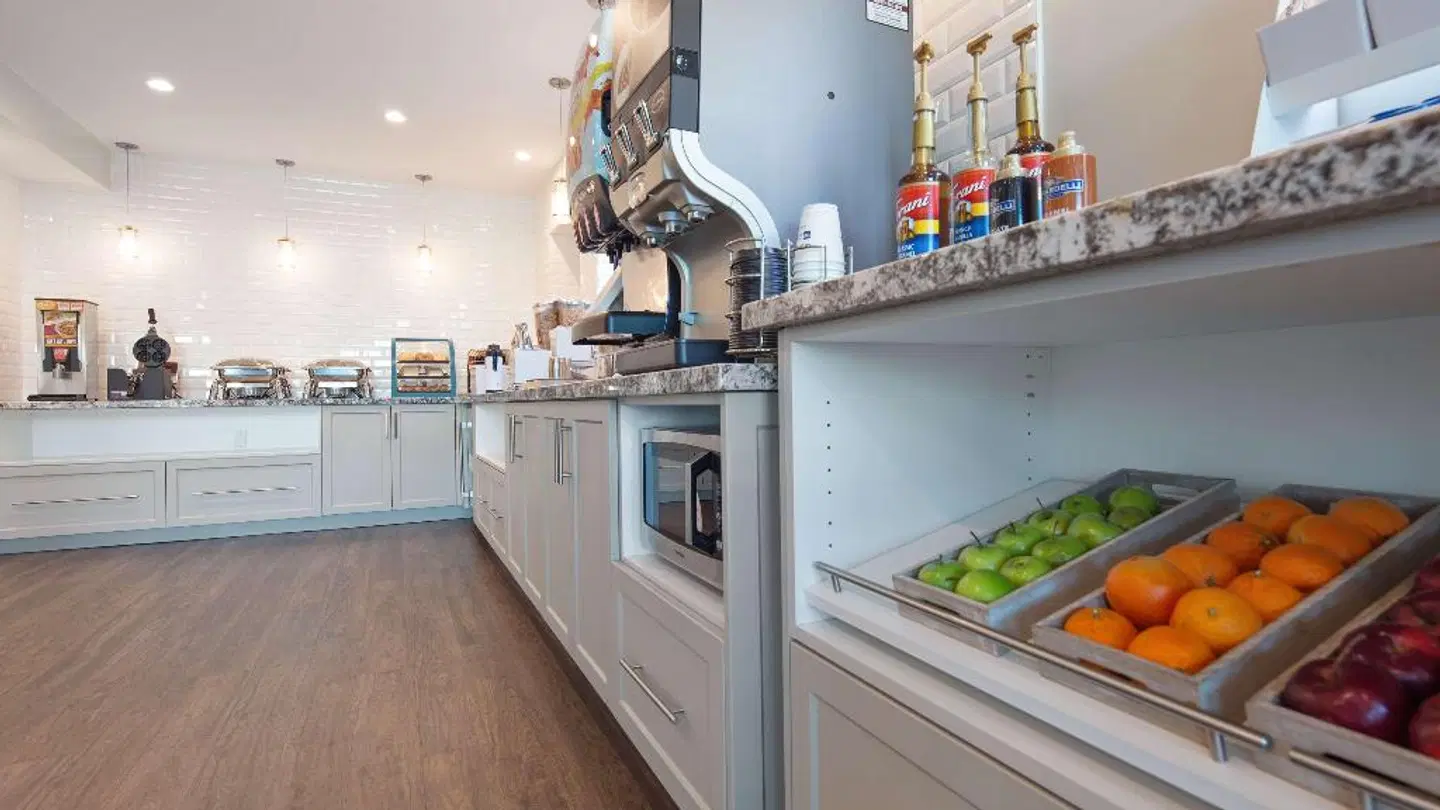 Best Western Woodland Hills Inn Restaurant