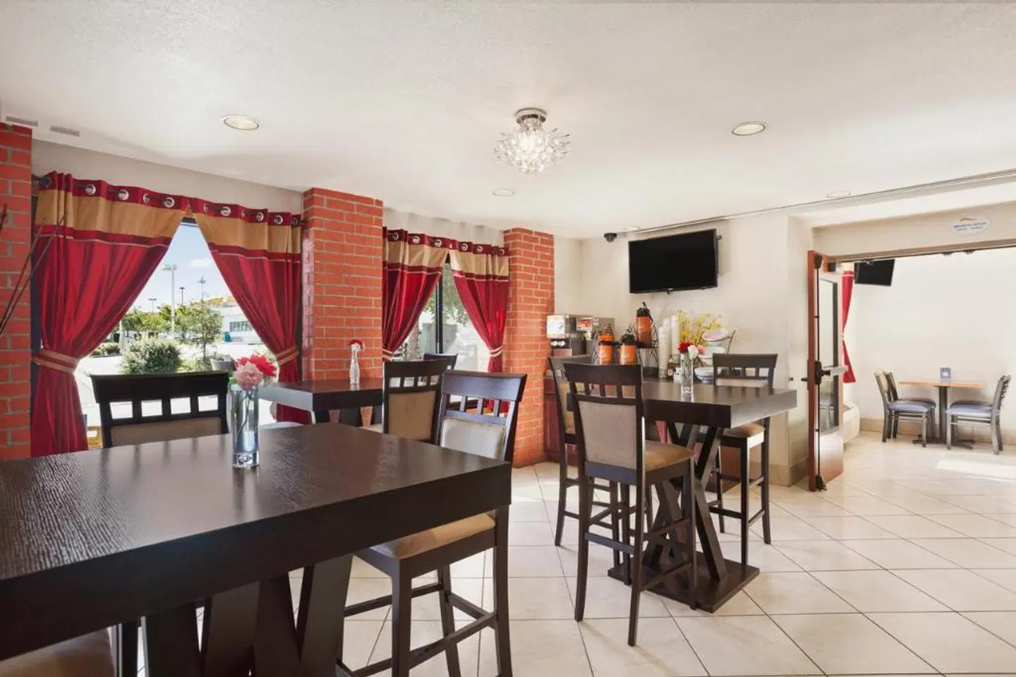 Baymont by Wyndham Anderson Restaurant