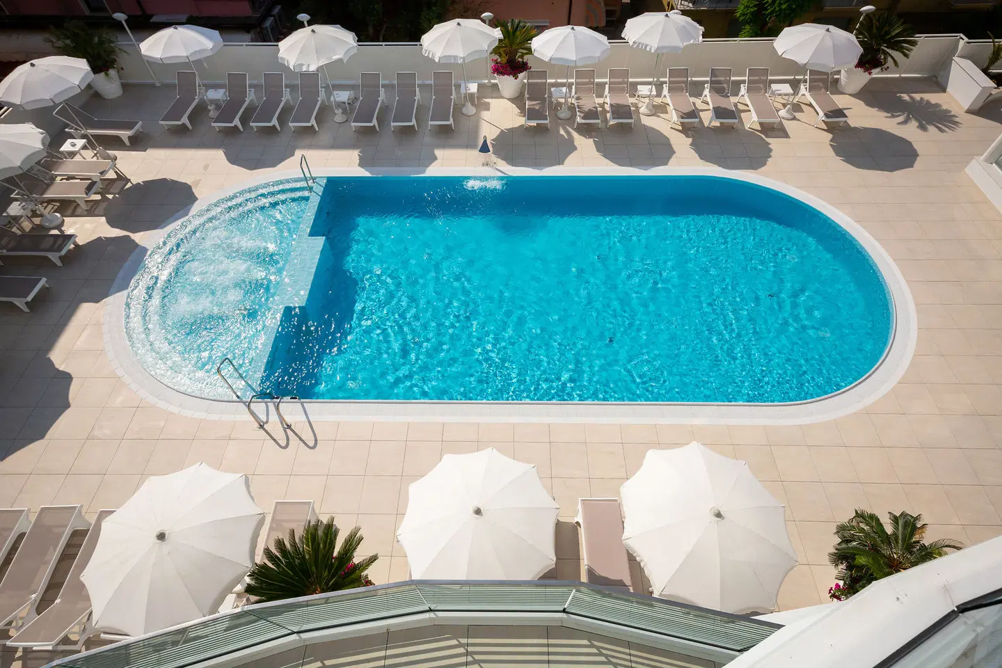 International Beach Hotel OUTDOOR_POOL