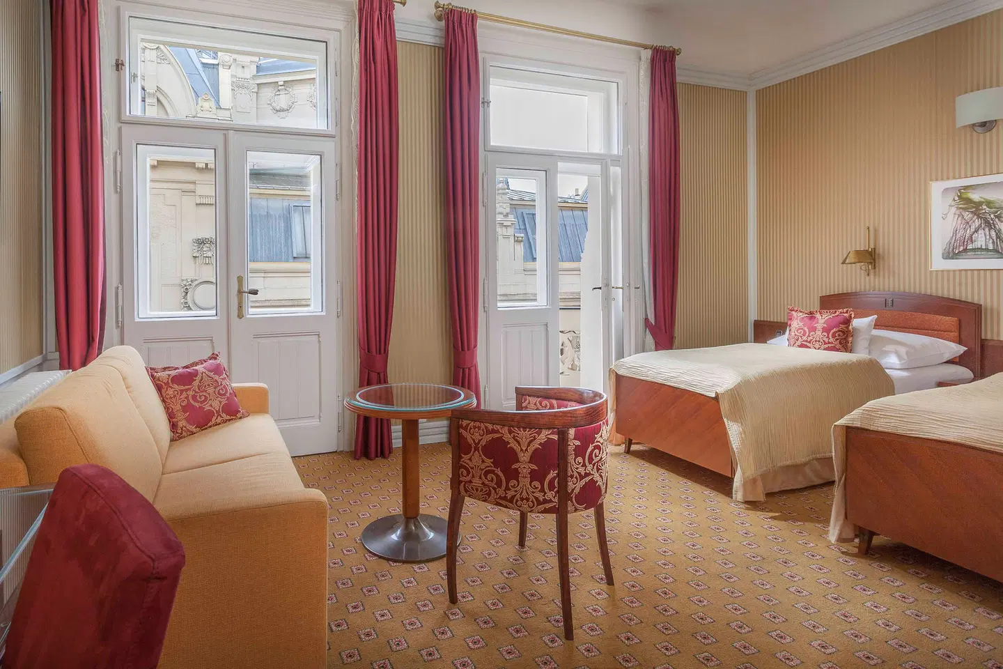 Paris Prague ROOM_EXAMPLE