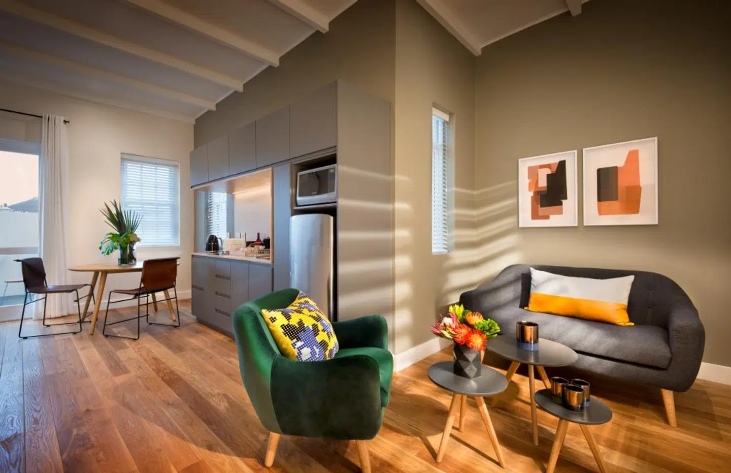 More Quarters LOUNGE_LOBBY