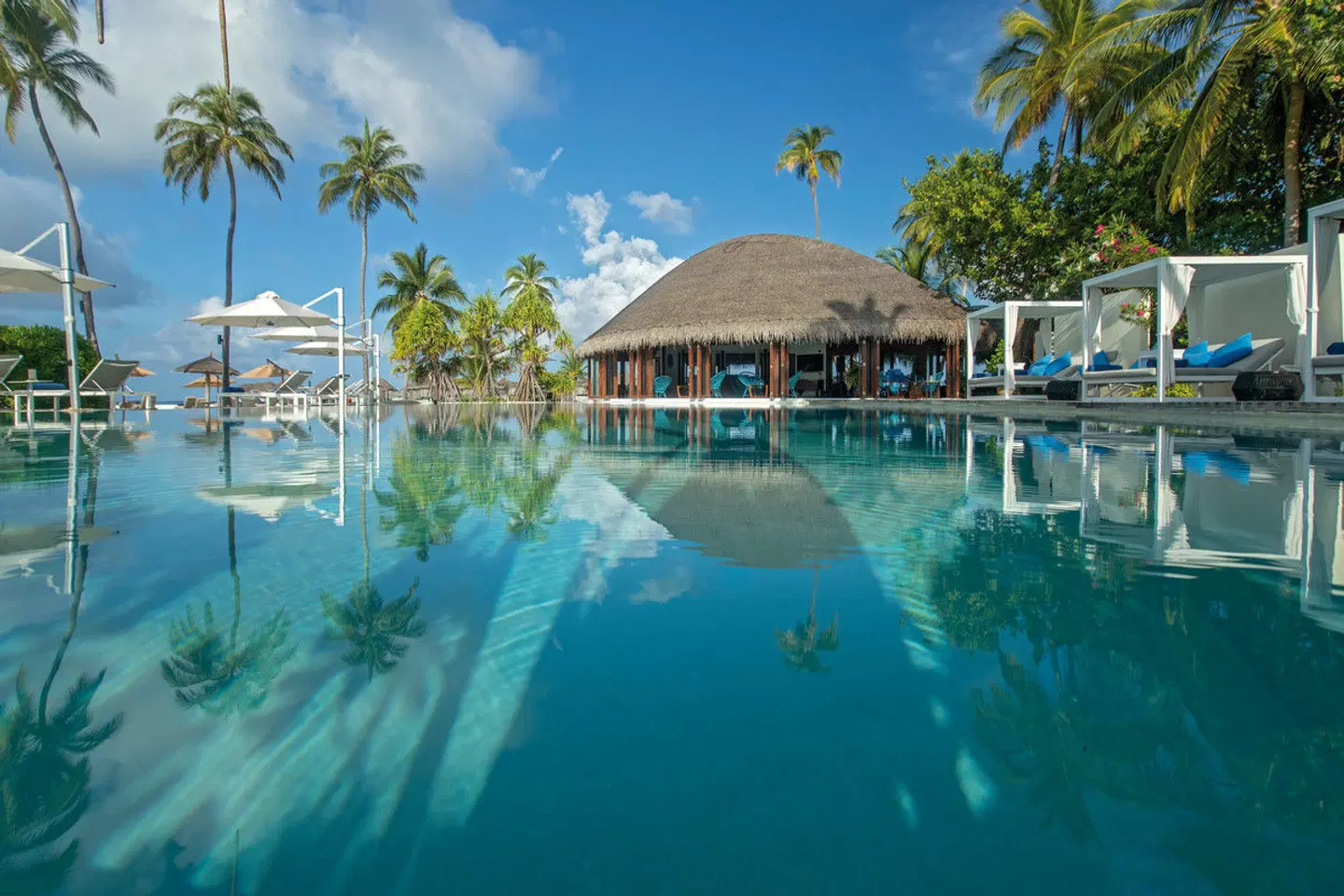 Constance Halaveli Maldives OUTDOOR_POOL