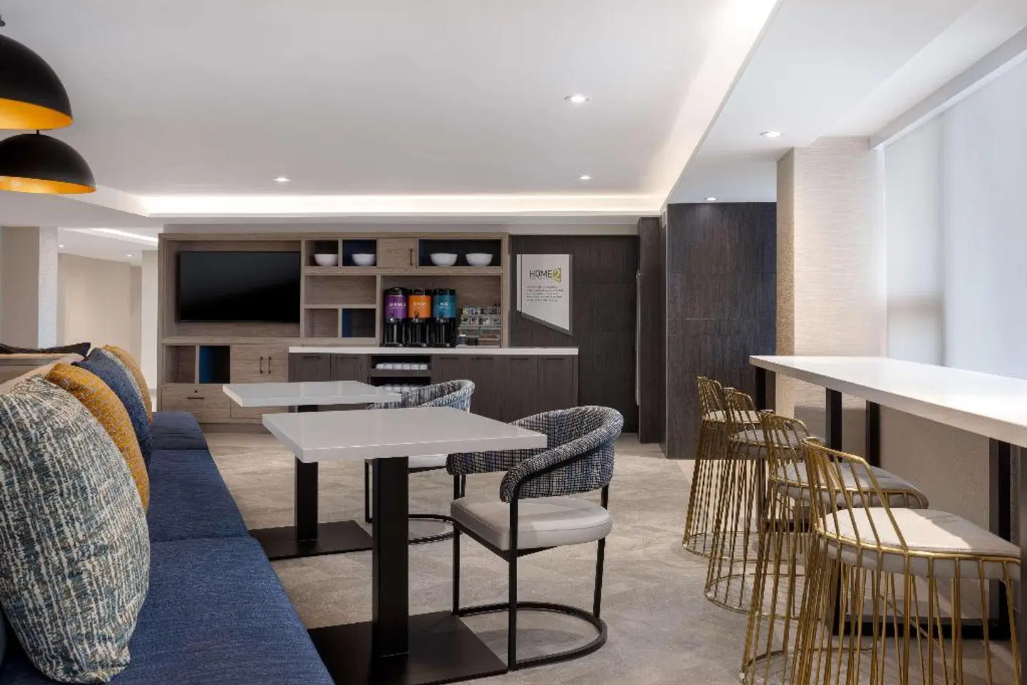 Home2 Suites by Hilton Kingston Bar