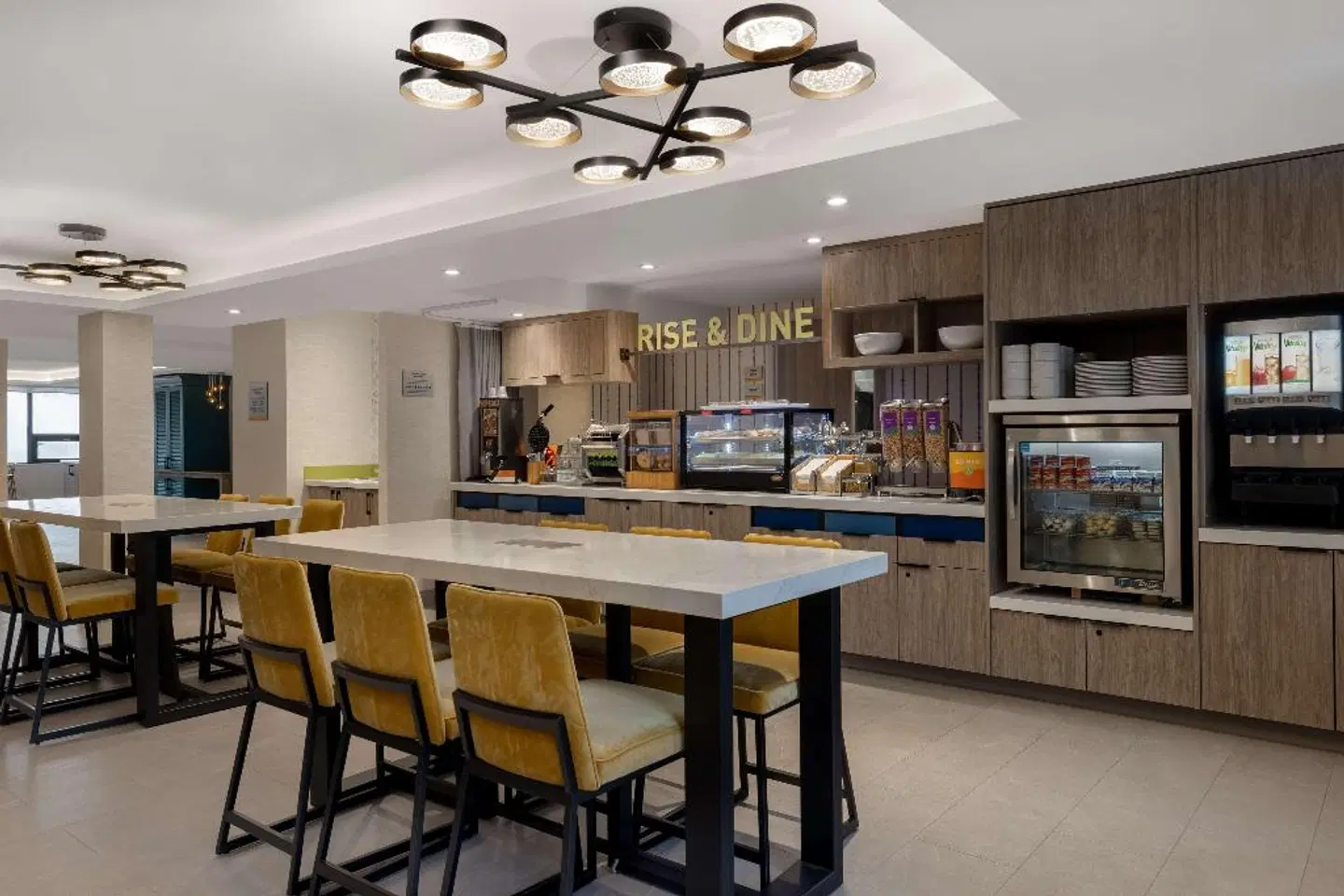 Home2 Suites by Hilton Kingston Bar