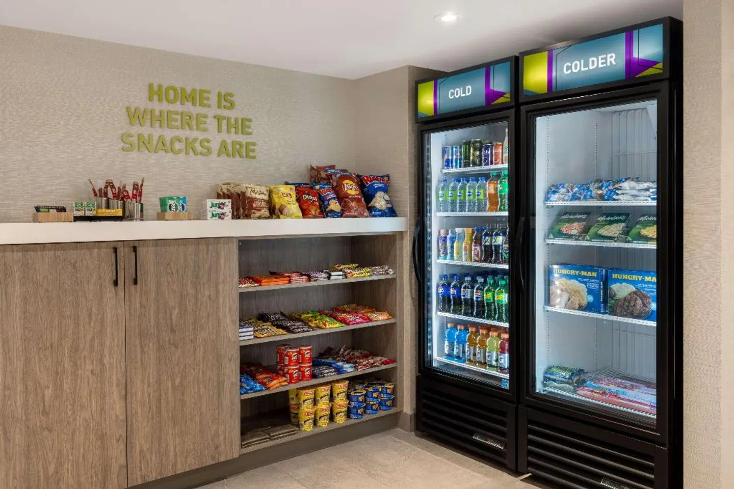 Home2 Suites by Hilton Kingston Bar