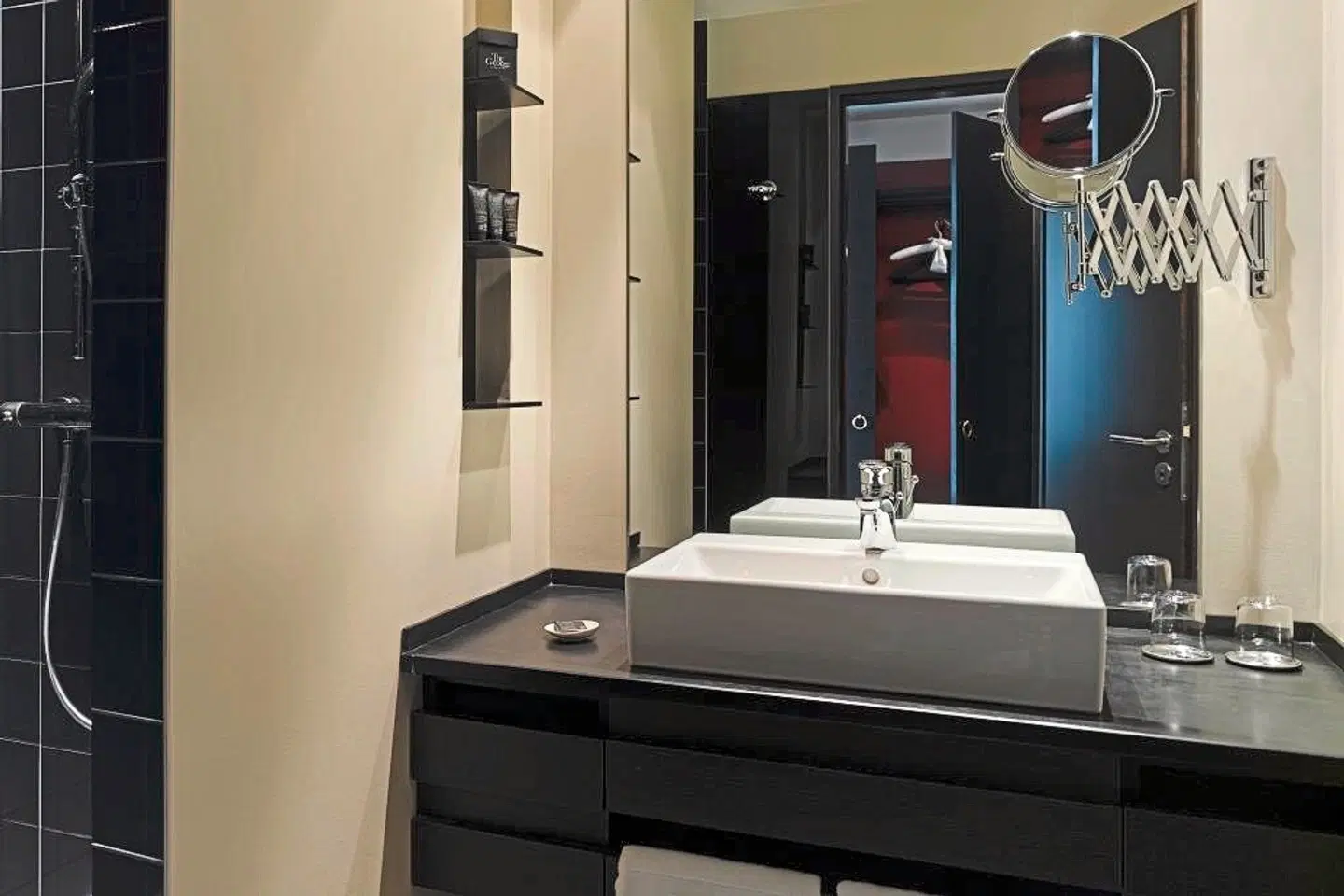 The George Hotel Hamburg Badezimmer