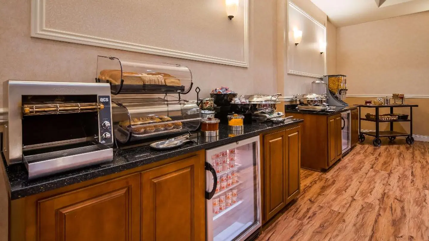 Best Western Plus Royal Oak Restaurant