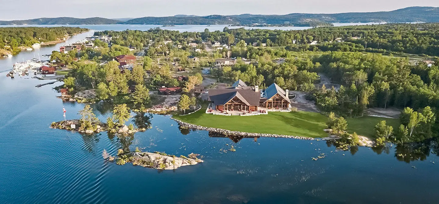 Killarney Mountain Lodge EXTERIOR