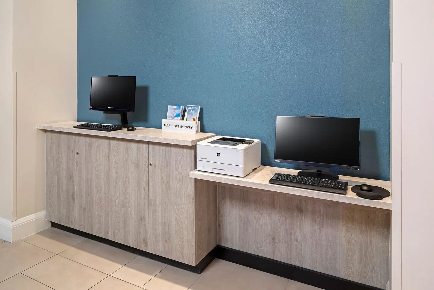 Courtyard by Marriott Marina del Rey ROOM_EXAMPLE