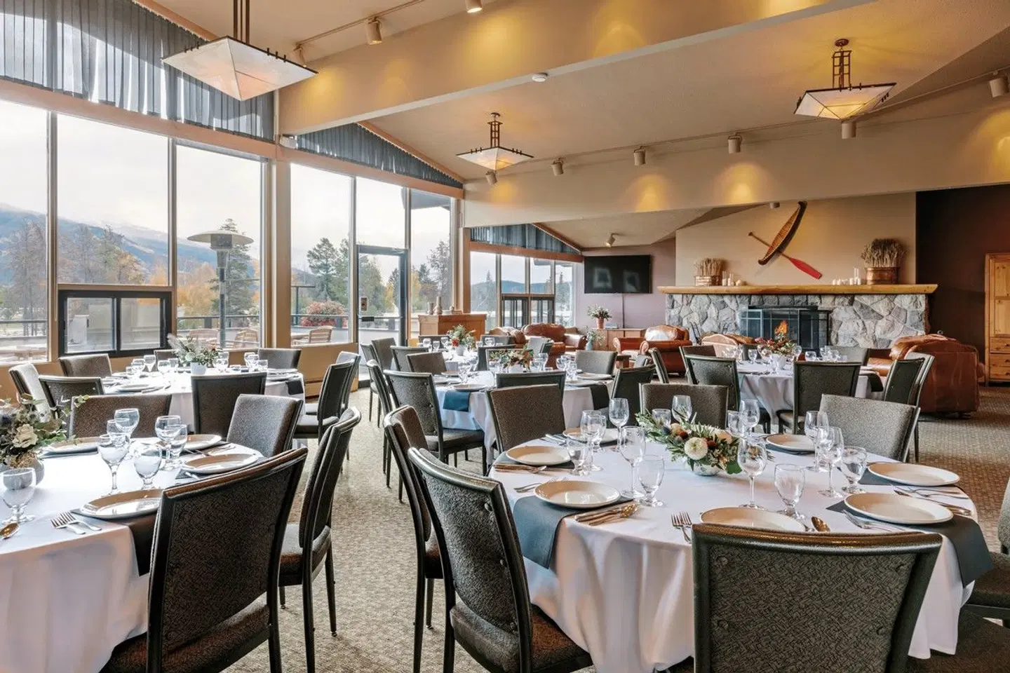 Lobstick Lodge Restaurant