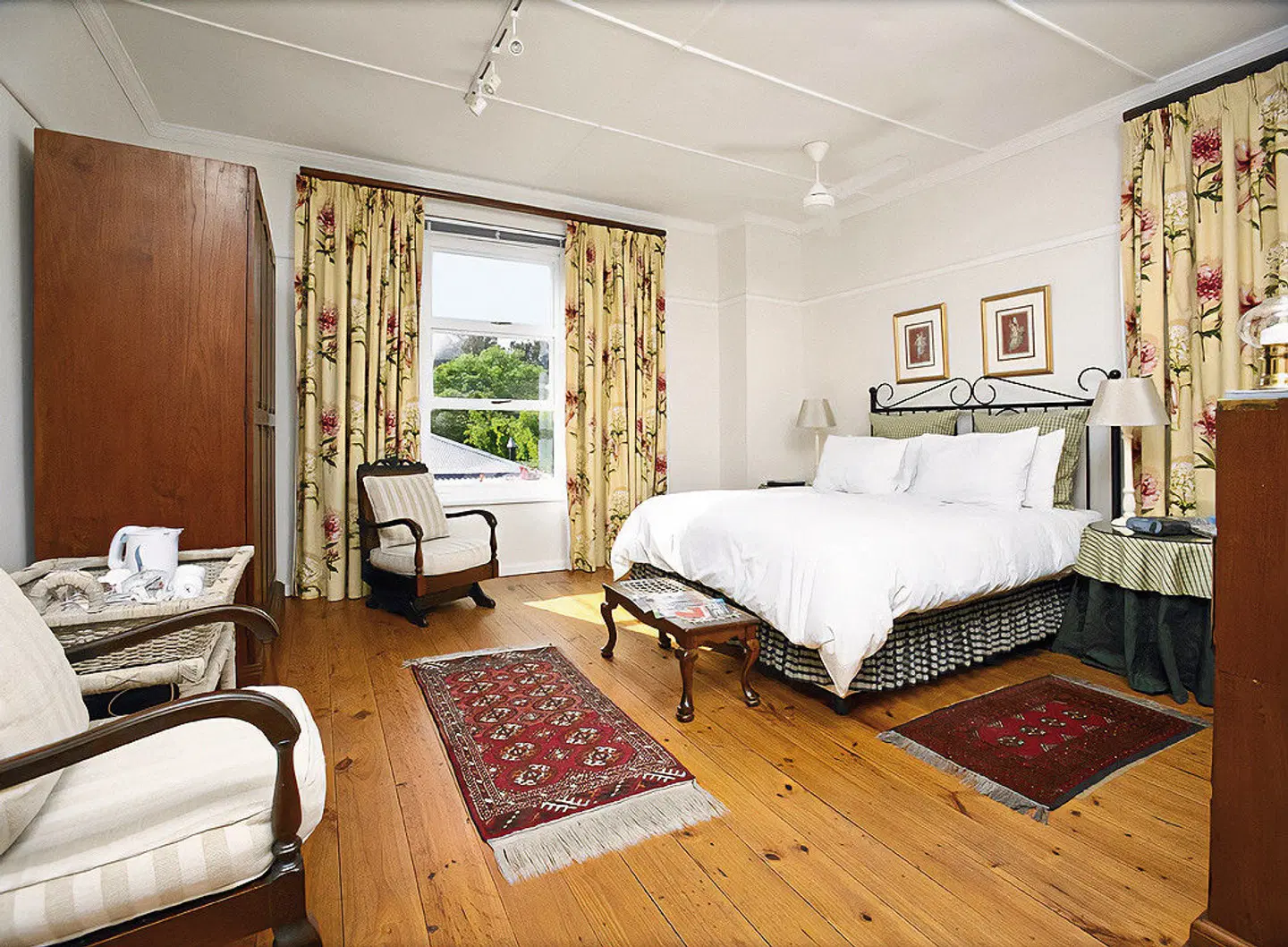 La Fontaine Guest House ROOM_EXAMPLE