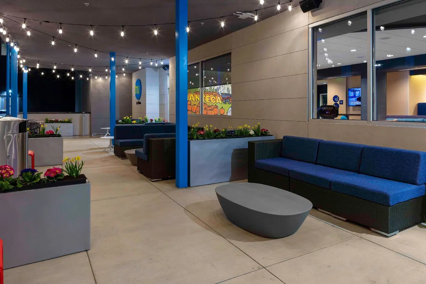 Tru by Hilton Manteca LOUNGE_LOBBY