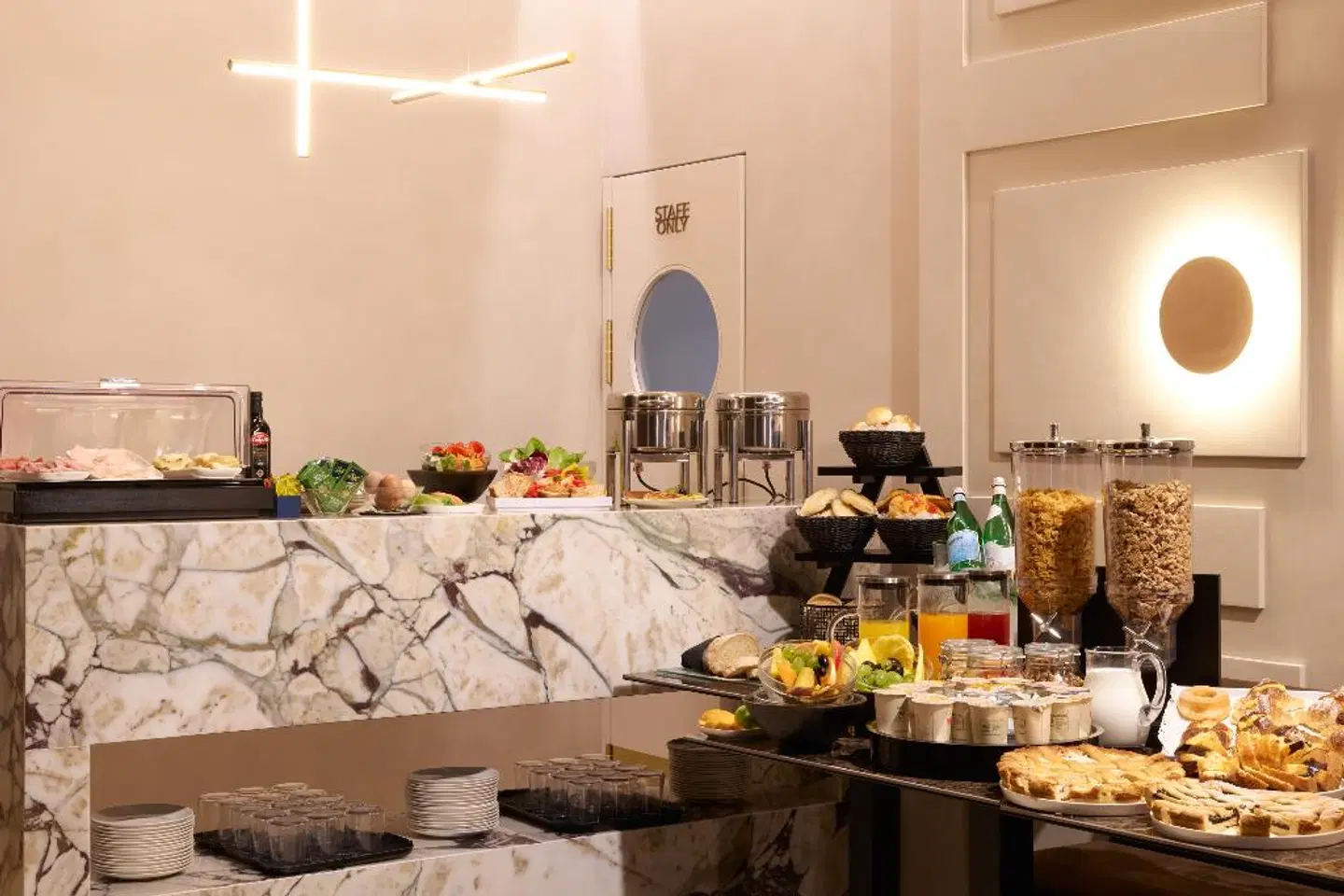 Borghese Contemporary Hotel Restaurant