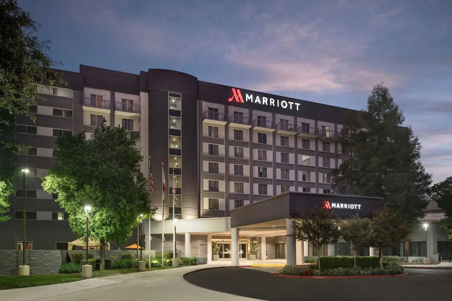 Visalia Marriott at the Convention Center EXTERIOR