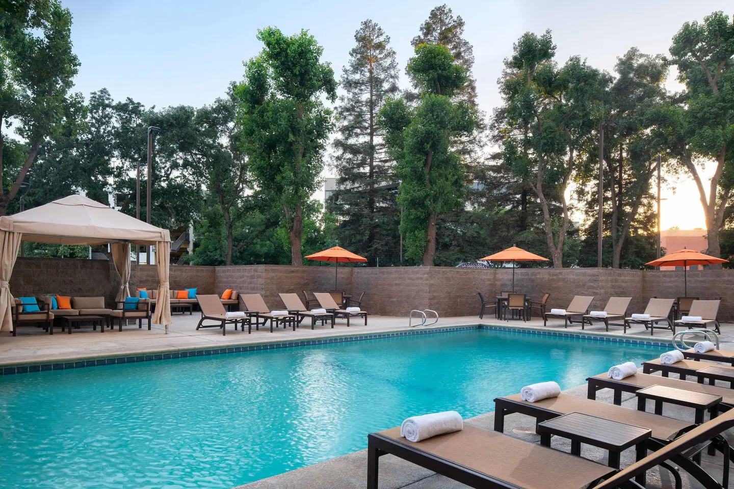 Visalia Marriott at the Convention Center OUTDOOR_POOL